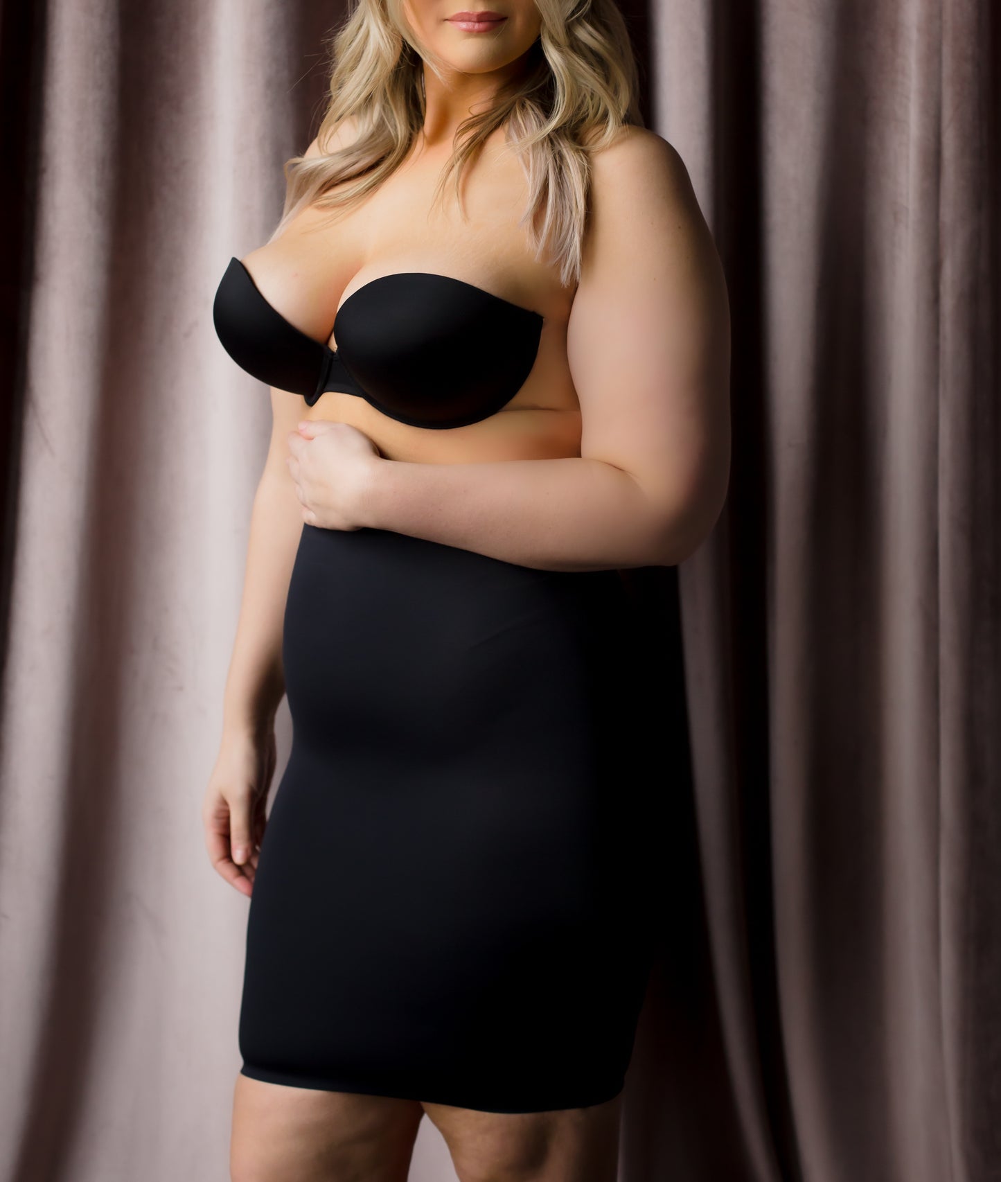 BACKLESS ADHESIVE BRA